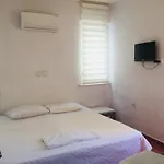 Ξενοδοχείο με διαμερίσματα Sato 3*