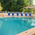 Ξενοδοχείο με διαμερίσματα Sato 3*